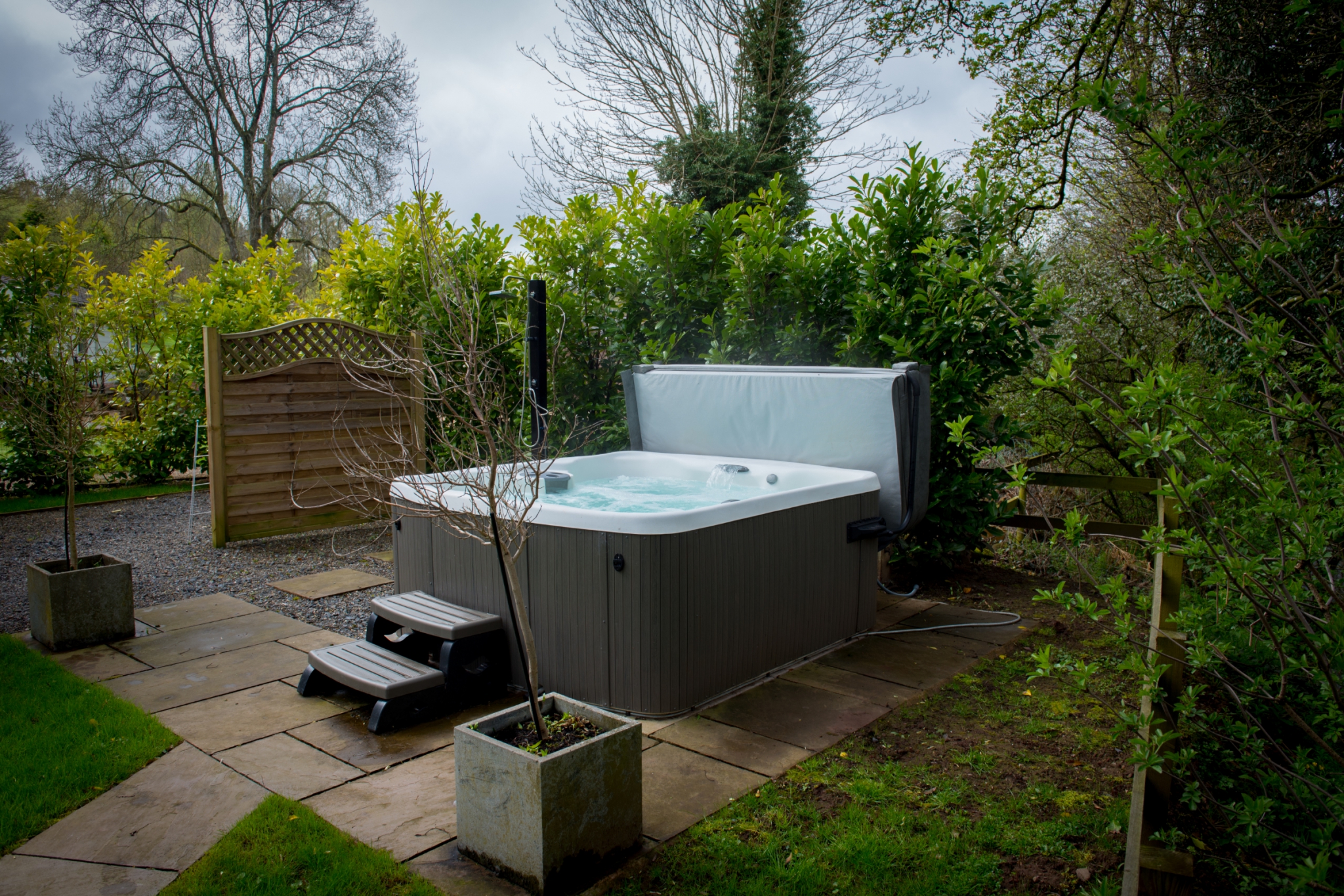 Outdoor hot tub at The Snug